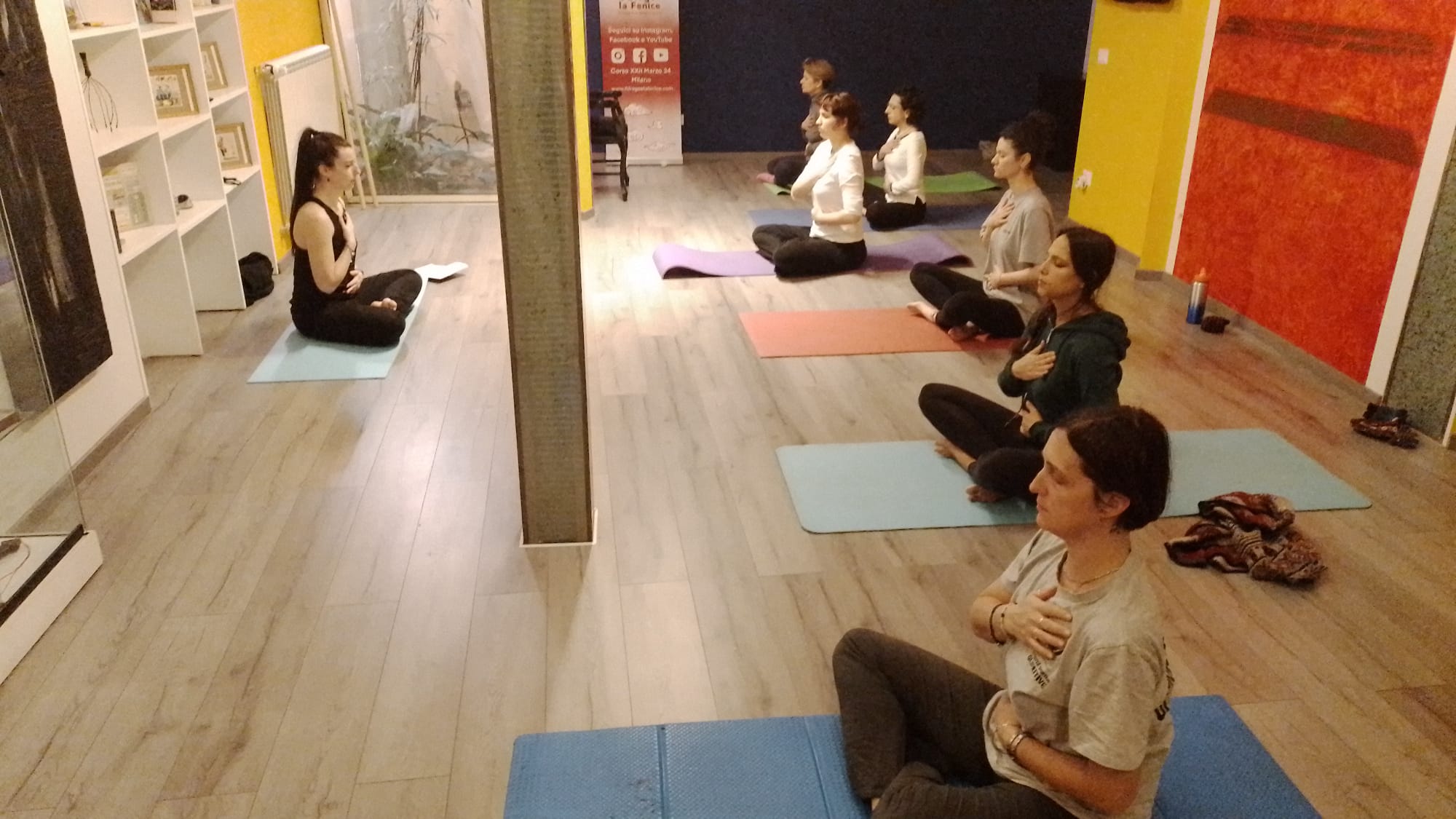 La nostra classe di Hatha Raja Yoga